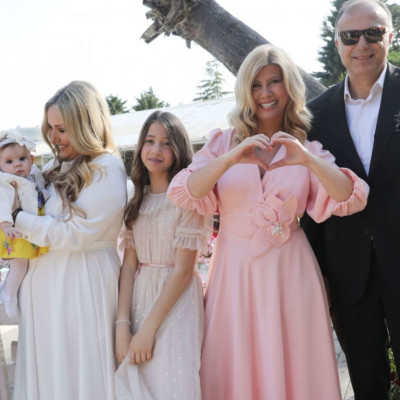 H νονά Ζήνα Κουτσελίνη και η σπάνια εμφάνιση με τον σύζυγό της