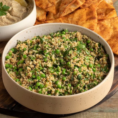 Άκης Πετρετζίκης: Ταμπουλέ με αρακά