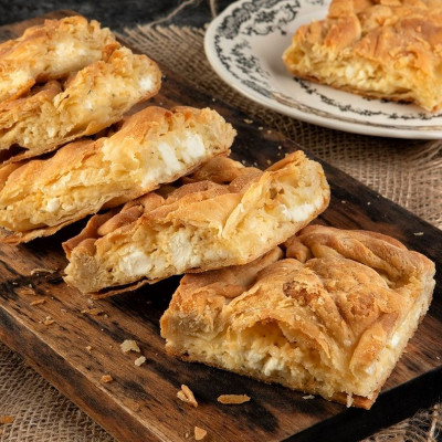 Άκης Πετρετζίκης: Η τυρόπιτα της μαμάς του Άκη