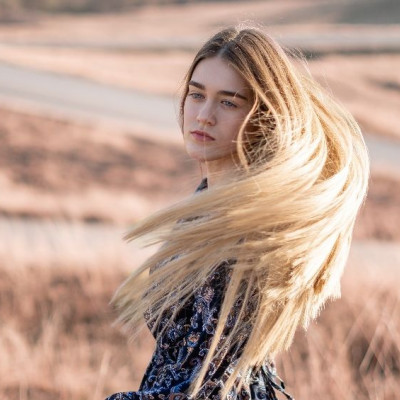 Hydra Glow: Η νέα τάση που θα σου χαρίσει ενυδάτωση και λάμψη αυτό το καλοκαίρι