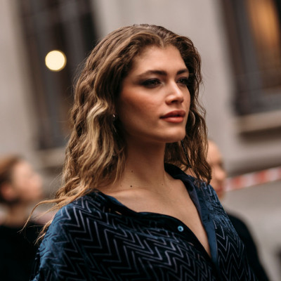 Shattered layers! Το κούρεμα που υπόσχεται να δώσει όγκο και κίνηση στα μαλλιά σου