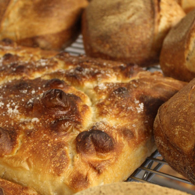 Νέα άφιξη: ψωμί αργής ωρίμανσης και λαχταριστό brunch στο νέο Flake στην Κυψέλη