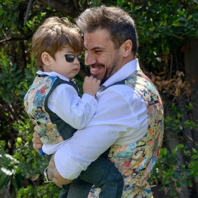 Άκης Πετρετζίκης: Νέα στιγμιότυπα με τον μικρό Αχιλλέα