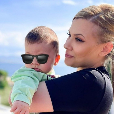 Λάουρα Νάργες: Οι τρυφερές φώτο του γιου της με τον παππού της