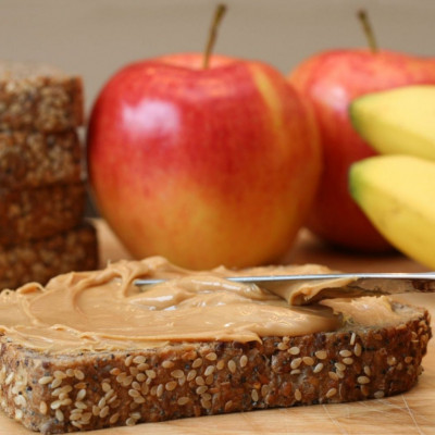 Φυστικοβούτυρο ή αμυγδαλοβούτυρο - Ποιο είναι πιο υγιεινό;