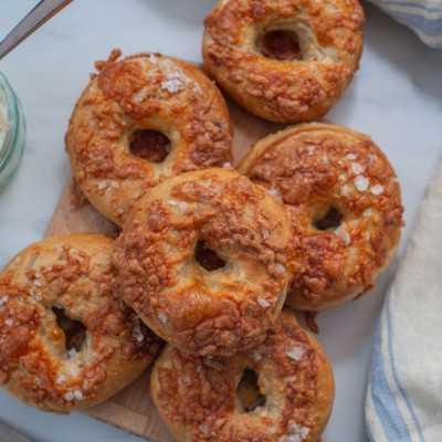 Σπιτικά bagels αφράτα και πεντανόστιμα – Η βασική συνταγή