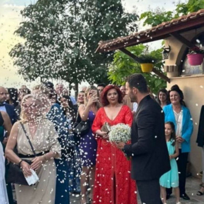 Αγγελόπουλος: Έπιασε την ανθοδέσμη σε γάμο που βρέθηκε με τη Δήμητρα