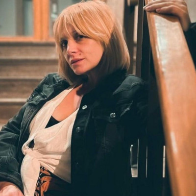 Ζουγανέλη: Οι luxurious πόζες με μαγιό-Το μαύρο μπικίνι & το hairstyle