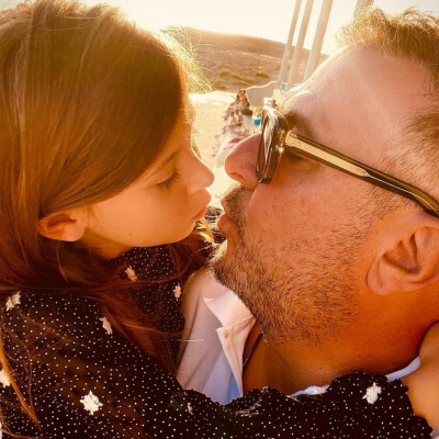 Αντώνης Ρέμος: Η νέα φώτο με την κόρη του Ελένη και την Υβόννη