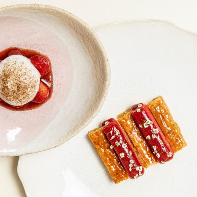 Όχι ένα, όχι δύο, αλλά 13 αστέρια Michelin δίνουν ραντεβού αυτό το καλοκαίρι στη Σαντορίνη!