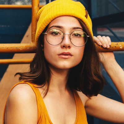 Το τρικ με την οδοντόκρεμα και πώς αλλιώς να καθαρίσεις τους γδαρμένους φακούς από τα γυαλιά σου