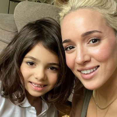 Καλομοίρα: Η φώτο με τα παιδιά της στα MAD Video Music Awards 2023