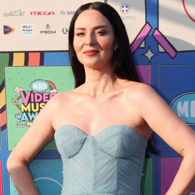 Τα beauty looks που ξεχωρίσαμε στο κόκκινο χαλί των MAD Video Music Awards 2023