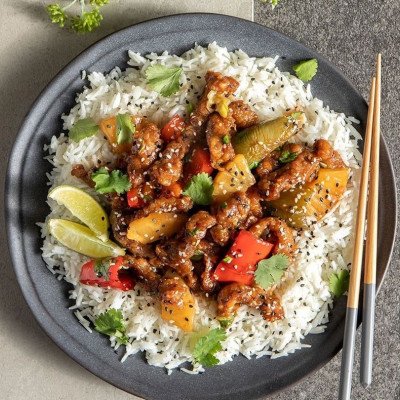 Άκης Πετρετζίκης: Γλυκόξινο χοιρινό με ανανά