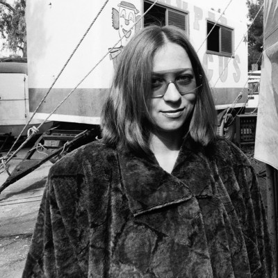 Η Λένα Πλάτωνος στον Κήπο του Μεγάρου