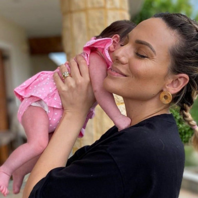 Ιωάννα Μαλέσκου: Η μητρότητα της πάει πολύ! Νέες φώτο με το μωρό