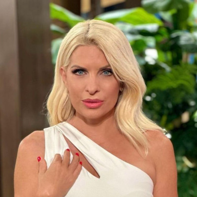 Μενεγάκη: Η έξοδος με τις κόρες της - «Τρέχαμε άρον άρον…»!