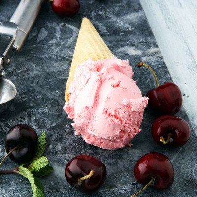 Εύκολη συνταγή για παγωτό κεράσι με τρία υλικά