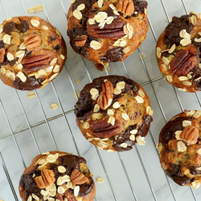 Κεκάκια με βρόμη, μπανάνα και σοκολάτα - Πανεύκολη συνταγή