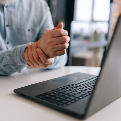 Σύνδρομο καρπιαίου σωλήνα: Πώς συνδέεται με την καρδιακή ανεπάρκεια