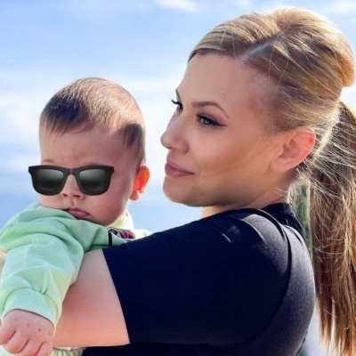 Λάουρα Νάργες: Οι νέες φωτογραφίες με τον 10 μηνών γιο της