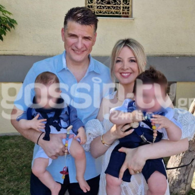 Αντωνιάδης-Τσώνου: Βάφτισαν τους δίδυμους γιους τους (exclusive pics)