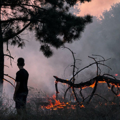 Πυρκαγιές: Οι ψυχολογικές επιπτώσεις σε ενήλικες, παιδιά και εφήβους