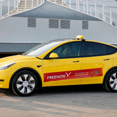 Η FREENOW & το πρώτο Tesla ταξί στην Ελλάδα προσφέρουν την πιο άνετη εμπειρία μετακίνησης στην πόλη