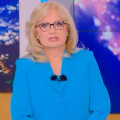 Νικολούλη: Έσυρε πρώτη τον χορό σε χωριό της Νάξου!