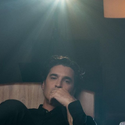 Χριστόφορος Παπακαλιάτης: Οι προτάσεις γάμου και τα δεκάδες σχόλια για τον Maestro στη νέα φωτό