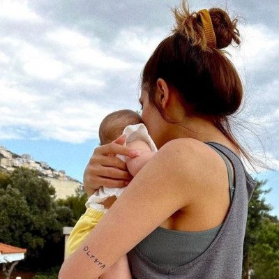 Μαίρη Συνατσάκη: Η κόρη της κοιμήθηκε αγκαλιά με τον Τίμο (pic)