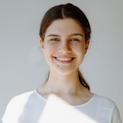 Κι όμως, μπορείς να πεις «αντίο» στους χρόνιους κίτρινους λεκέδες άμεσα – διάβασε πώς!