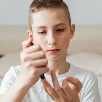 Νόσηση με κορονοϊό και διαβήτης τύπου 1 στα παιδιά: Τι ισχύει