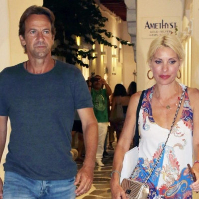 Μενεγάκη: Στο Μεγανήσι με τον Μάκη και τα τέσσερα παιδιά