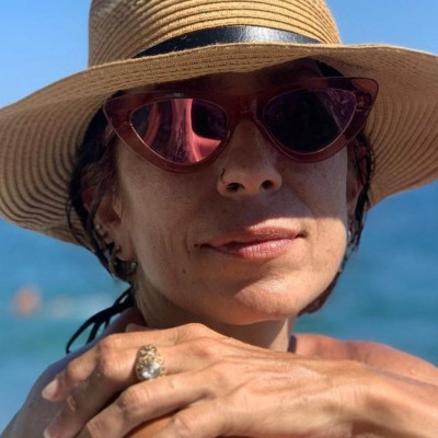 Μυρτώ Αλικάκη: Η συνταγή της για κέικ με βρόμη και σοκολάτα