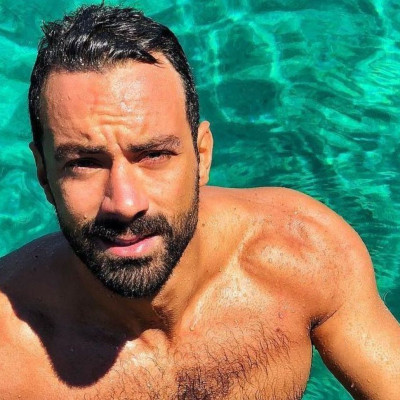 Σάκης Τανιμανίδης: Ποζάρει αγκαλιά με τον πατέρα του