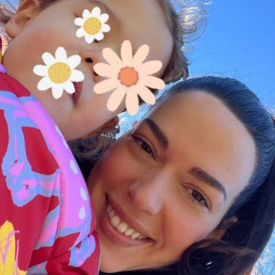 Ισμήνη Νταφοπούλου: Ο σύζυγος και η κόρη της με ασορτί μαγιό