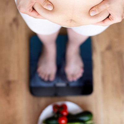 Συμβουλές από τους ειδικούς για τη μείωση του κοιλιακού λίπους