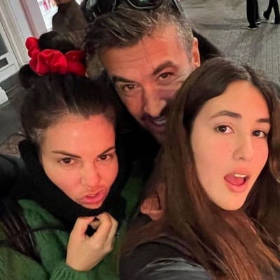 Ο Γιάννης Αϊβάζης καμαρώνει για την πανήψηλη κόρη του Ισμήνη και η Κορινθίου σχολιάζει