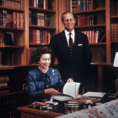 Η πικάντικη λεπτομέρεια για τα βιβλία που είχε ο πρίγκιπας Φίλιππος στο Παλάτι