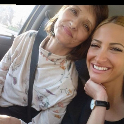 Τούνη: Χορεύει με τον γιο της το τραγούδι που της έλεγε η μητέρα της