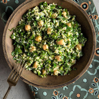 Άκης Πετρετζίκης: Ταμπουλέ με ρεβίθια