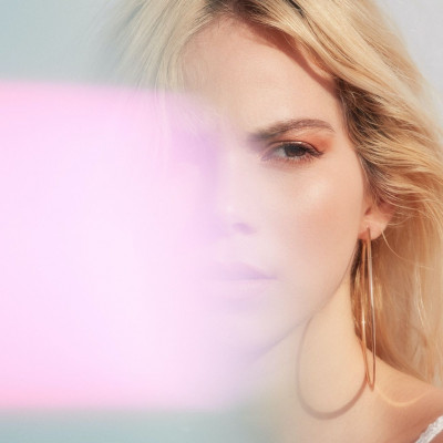 Ειδικός μοιράζεται τα φαγητά που μπορούν να βοηθήσουν με επιτυχία στη μάχη κατά της αραίωσης μαλλιών