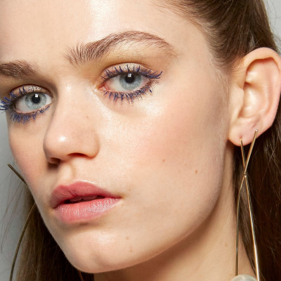 5 colourful mascara για ένα ακαταμάχητο και παιχνιδιάρικο βλέμμα