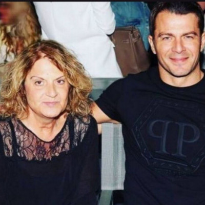 Γιώργος Αγγελόπουλος: Ράκος στο τελευταίο αντίο στη μάνα του