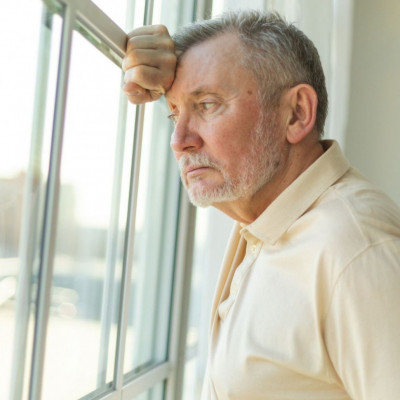 Μοναξιά: Πόσο αυξάνει τον κίνδυνο να εμφανίσετε Πάρκινσον