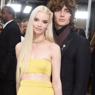 O McRae «έκλεψε» την καρδιά της Taylor-Joy αφού της έγραψε τραγούδι μετά από δύο μέρες γνωριμίας