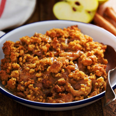 Εύκολη συνταγή για crumble μήλου με βρώμη