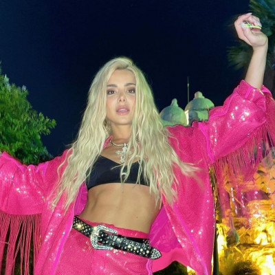 3 tips για να πετύχεις το τέλειο wavy look της Josephine