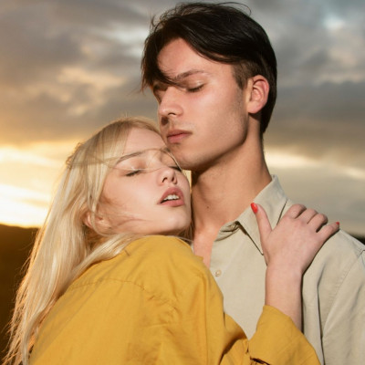 Ονειροκρίτης: Είδες όνειρο ότι σε έχουν αγκαλιά;